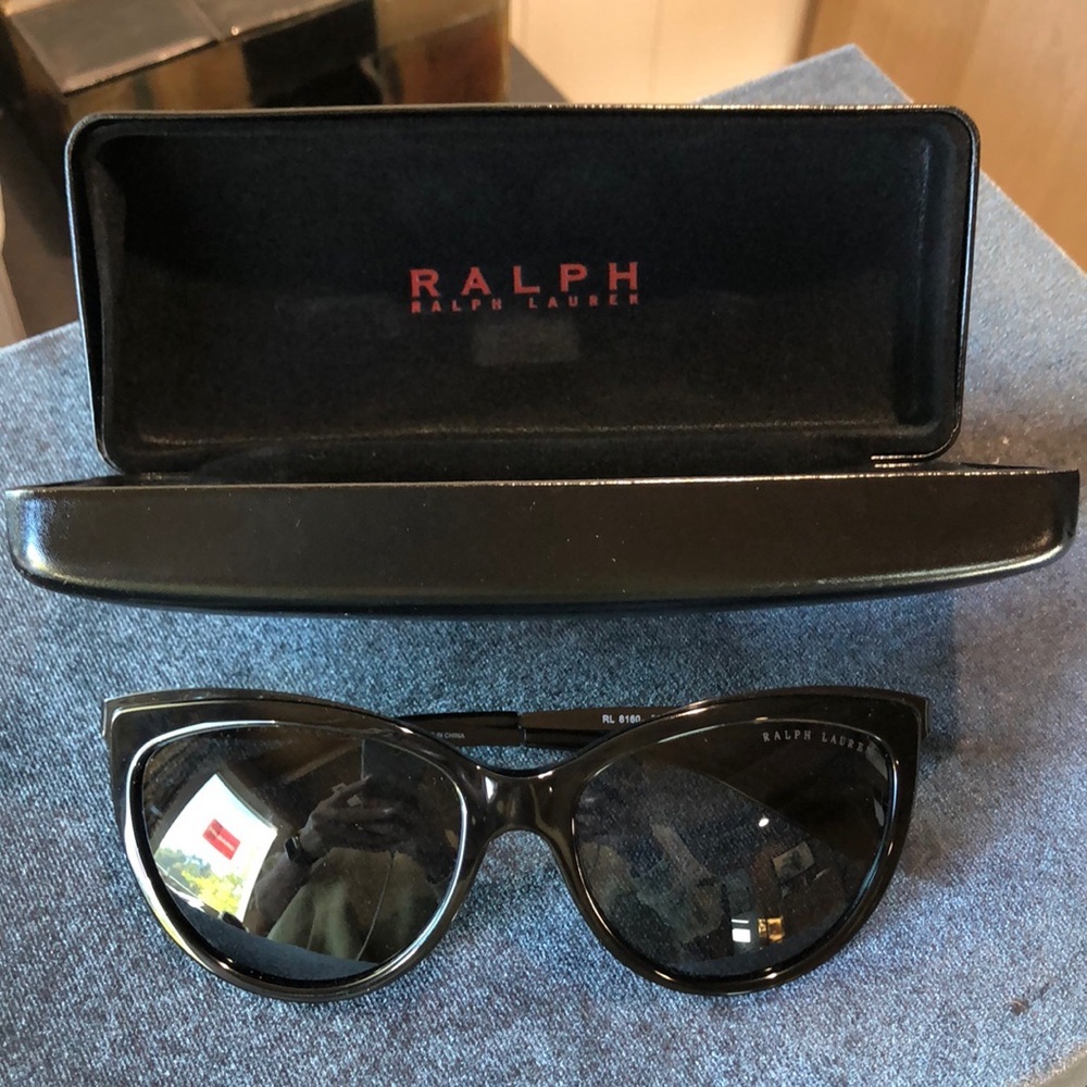 Ralph Lauren womens semi cat eye black frame sunglasses with hard case like new